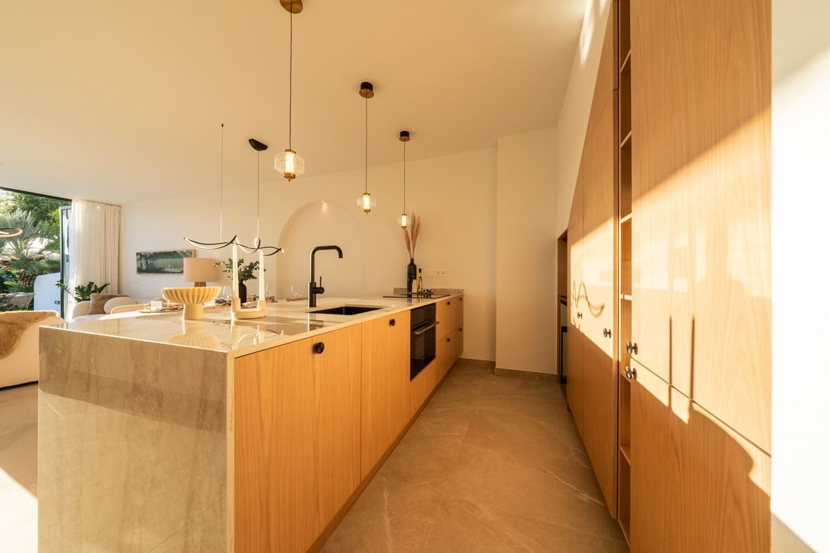 4 sovrum Hus till salu i Marbella med pool garage - 1 395 000 € (Ref: 9861717)