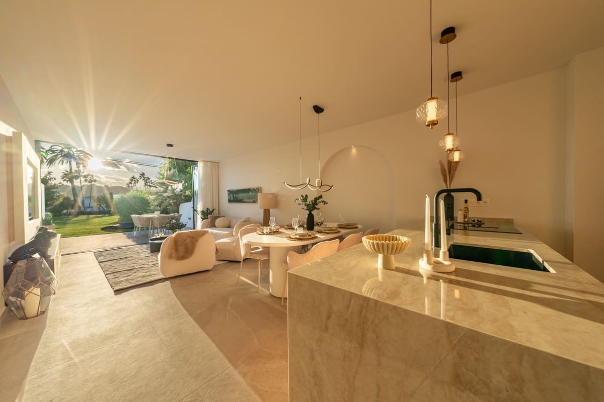 4 sovrum Hus till salu i Marbella med pool garage - 1 395 000 € (Ref: 9861717)