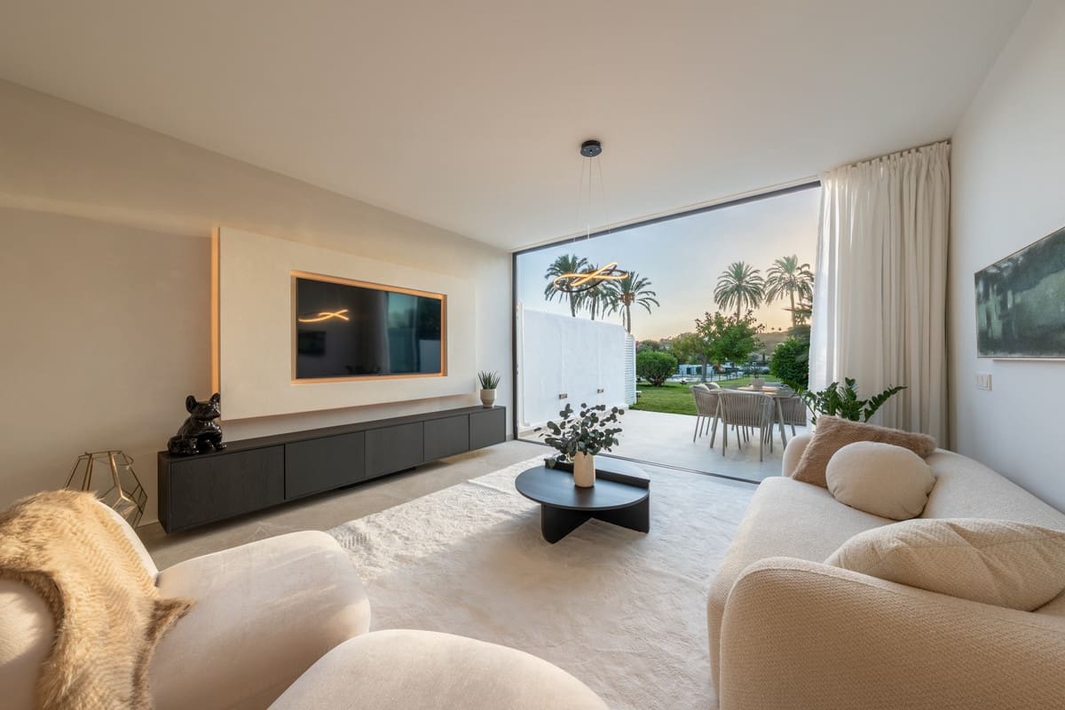 4 sovrum Hus till salu i Marbella med pool garage - 1 395 000 € (Ref: 9861717)
