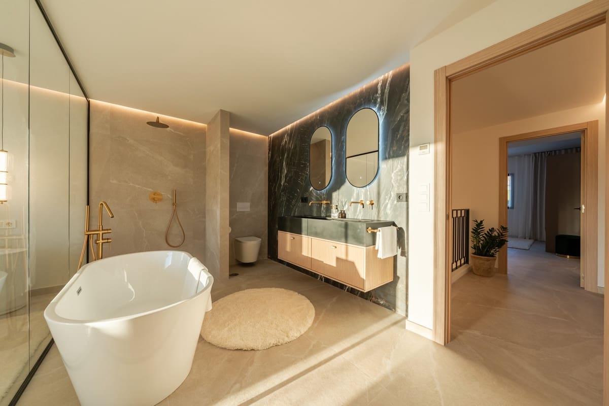 4 sovrum Hus till salu i Marbella med pool garage - 1 395 000 € (Ref: 9861717)