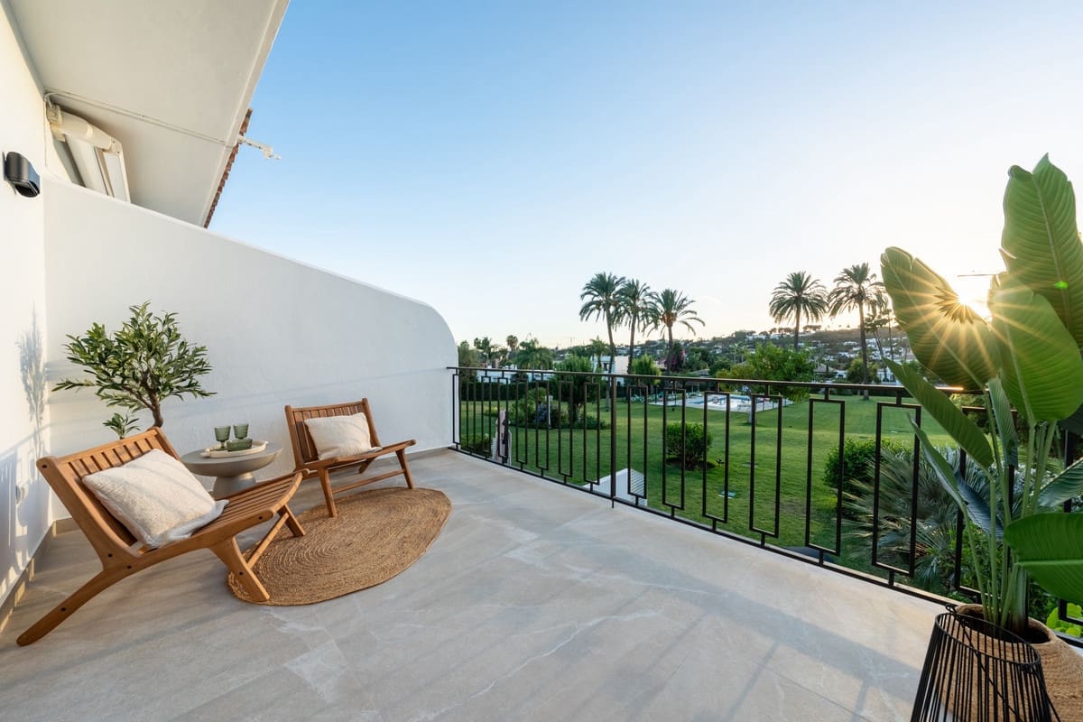 4 sovrum Hus till salu i Marbella med pool garage - 1 395 000 € (Ref: 9861717)