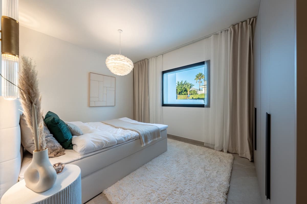 4 sovrum Hus till salu i Marbella med pool garage - 1 395 000 € (Ref: 9861717)
