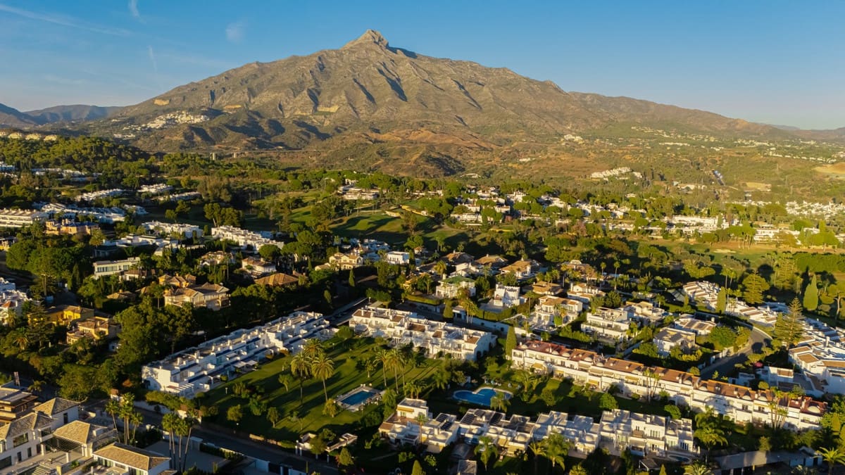 4 sovrum Hus till salu i Marbella med pool garage - 1 395 000 € (Ref: 9861717)