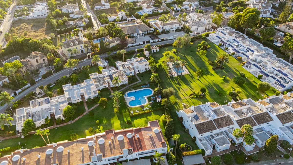 4 sovrum Hus till salu i Marbella med pool garage - 1 395 000 € (Ref: 9861717)