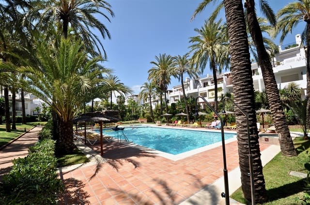 2 slaapkamer Penthouse te koop in San Pedro de Alcantara, Marbella met zwembad garage - € 749.000 (Ref: 9861718)
