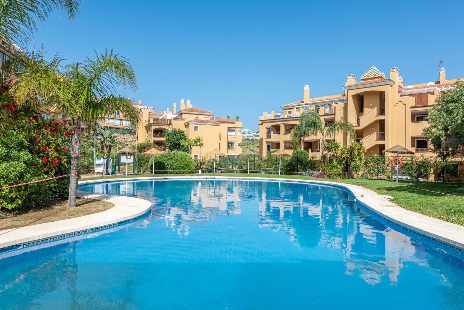 2 bedroom Penthouse for sale in La Cala de Mijas with pool garage - € 499,000 (Ref: 9861719)