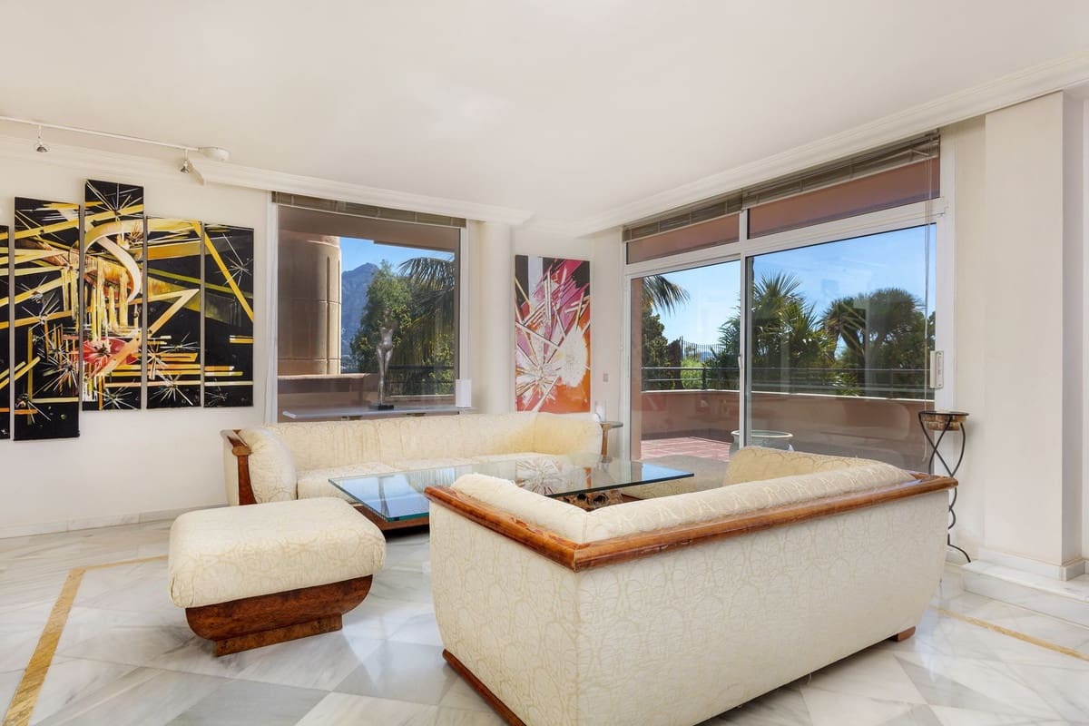 3 bedroom Apartment for sale in Marbella - € 1,775,000 (Ref: 9865010)