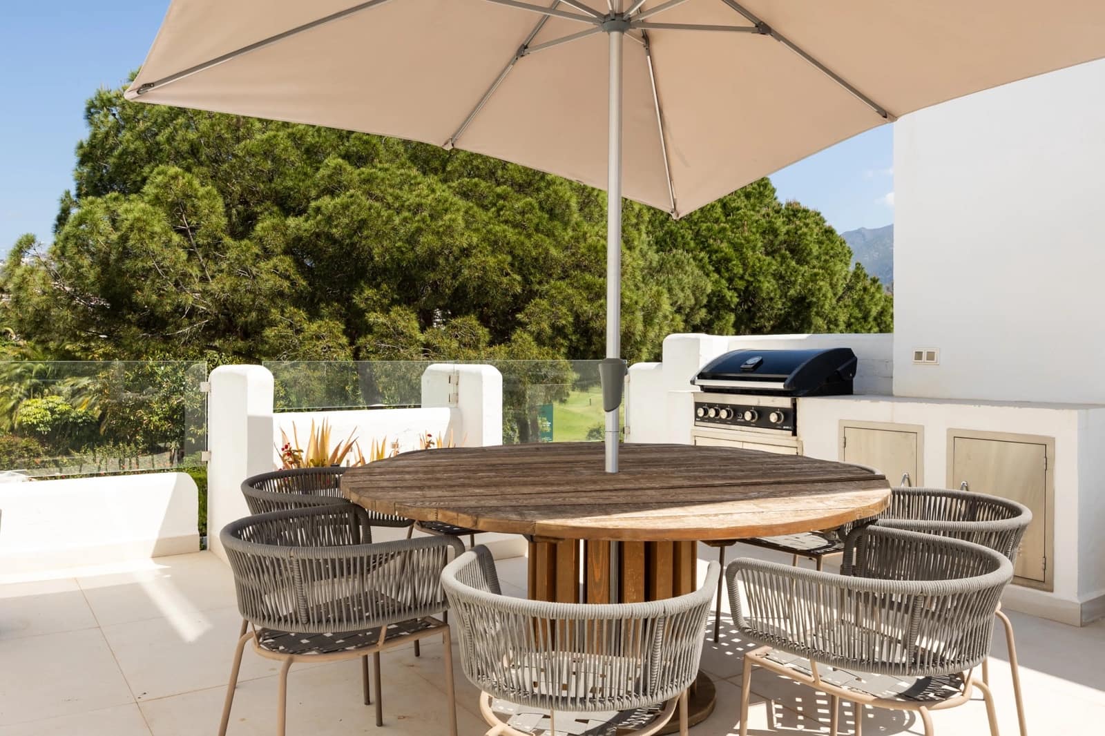 3 bedroom Apartment for sale in Marbella with pool garage - € 779,000 (Ref: 9865012)