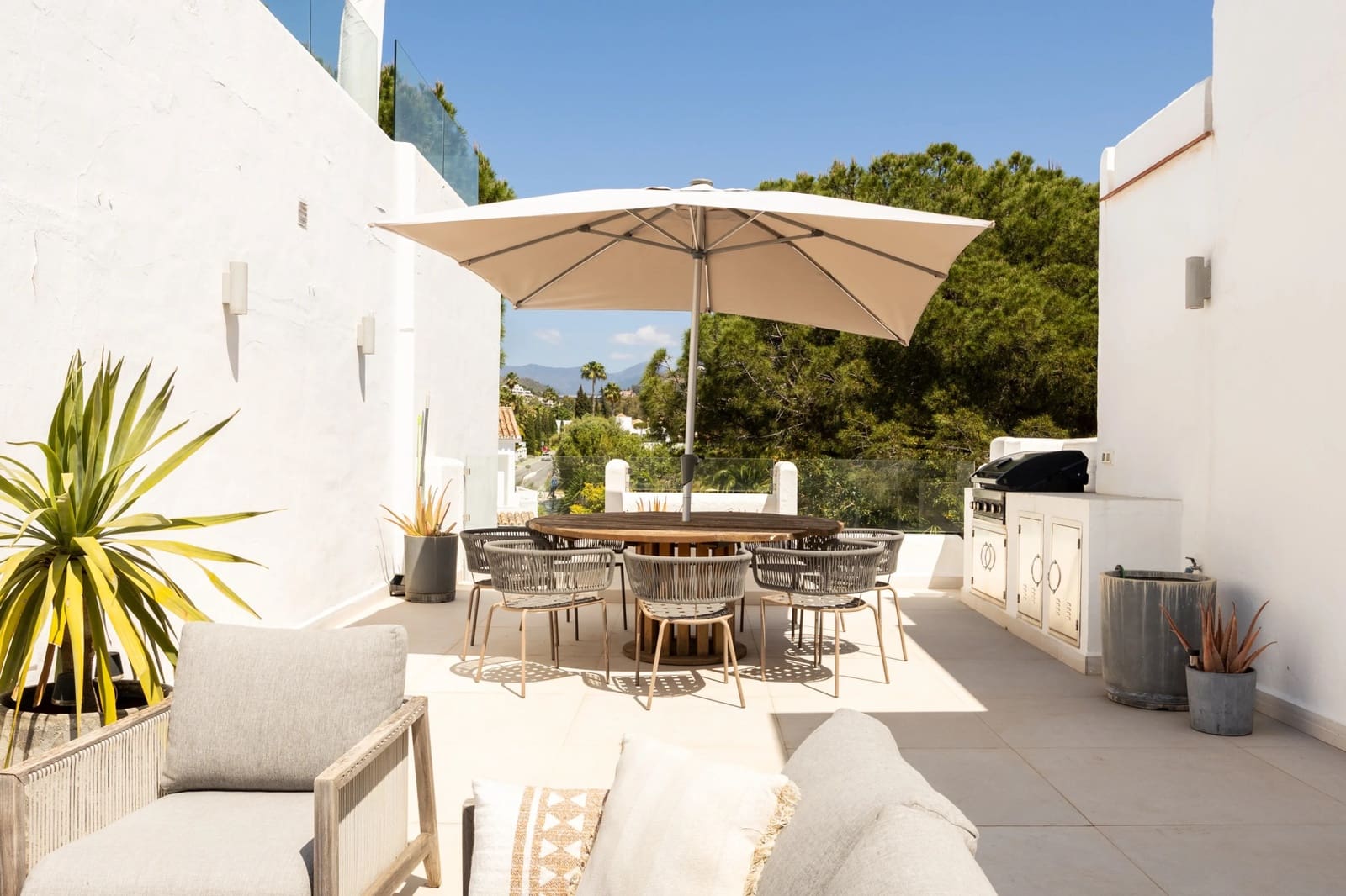 3 bedroom Apartment for sale in Marbella with pool garage - € 779,000 (Ref: 9865012)