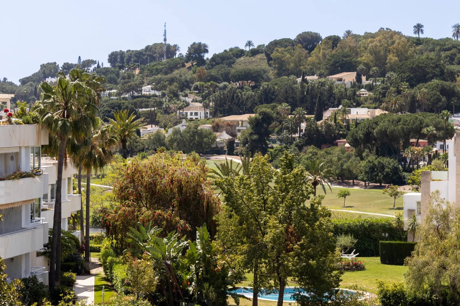 3 bedroom Apartment for sale in Marbella with pool garage - € 779,000 (Ref: 9865012)