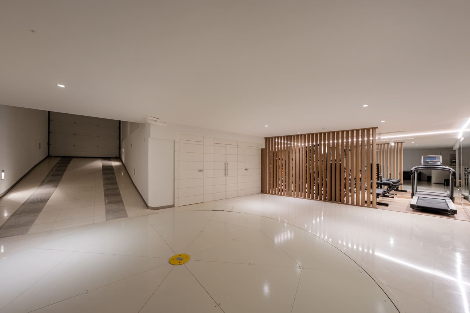4 soveværelse Semi-Rækkehus til salg i Marbella med swimmingpool - € 10.900.000 (Ref: 9866808)