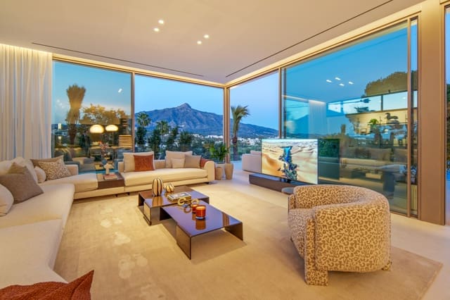 Chalet de 5 habitaciones en Nueva Andalucia, Marbella en venta con piscina - 11.750.000 € (Ref: 9866809)