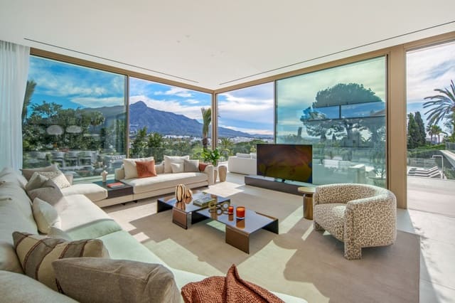 Chalet de 5 habitaciones en Nueva Andalucia, Marbella en venta con piscina - 11.750.000 € (Ref: 9866809)
