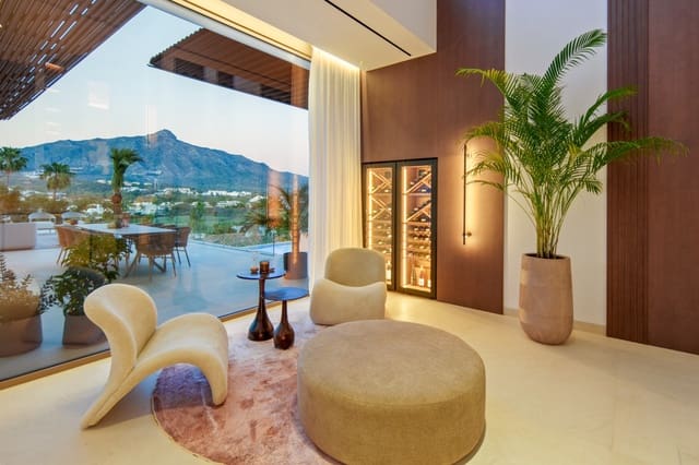 Chalet de 5 habitaciones en Nueva Andalucia, Marbella en venta con piscina - 11.750.000 € (Ref: 9866809)