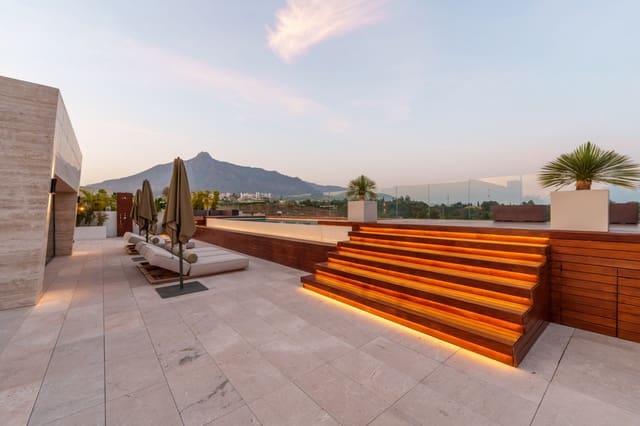 4 soveværelse Penthouse til salg i Marbella med swimmingpool - € 11.400.000 (Ref: 9866810)