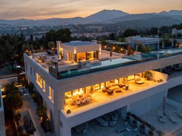 4 soveværelse Penthouse til salg i Marbella med swimmingpool - € 11.400.000 (Ref: 9866810)