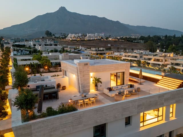 4 soveværelse Penthouse til salg i Marbella med swimmingpool - € 11.400.000 (Ref: 9866810)