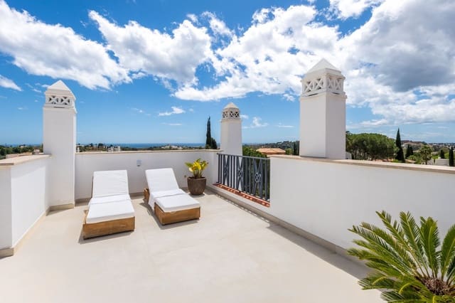 3 sypialnia Penthouse na sprzedaż w Los Naranjos, Marbella z basenem garażem - 895 000 € (Ref: 9875915)