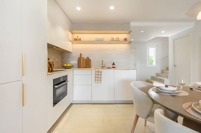 3 sypialnia Penthouse na sprzedaż w Los Naranjos, Marbella z basenem garażem - 895 000 € (Ref: 9875915)