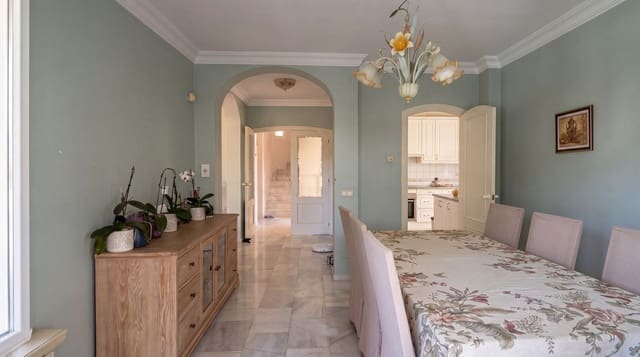 Chalet de 4 habitaciones en Marbella en venta - 1.600.000 € (Ref: 9875917)