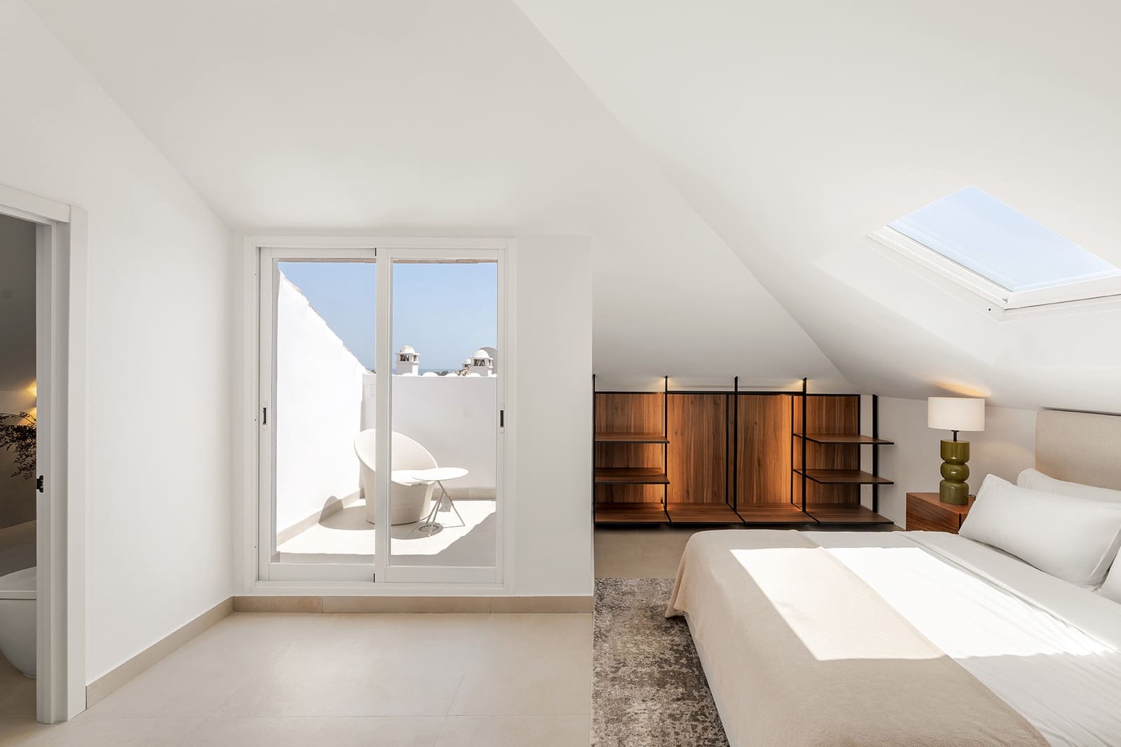 3 bedroom Penthouse for sale in Nueva Andalucia with pool garage - € 1,375,000 (Ref: 9875918)