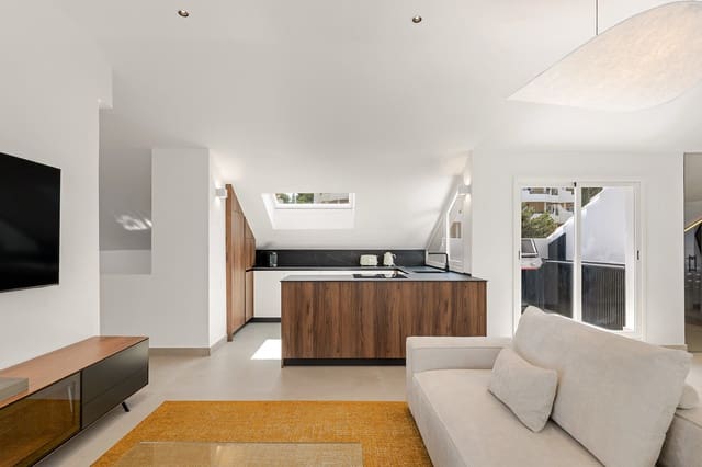 3 bedroom Penthouse for sale in Nueva Andalucia, Marbella with pool garage - € 1,375,000 (Ref: 9875918)