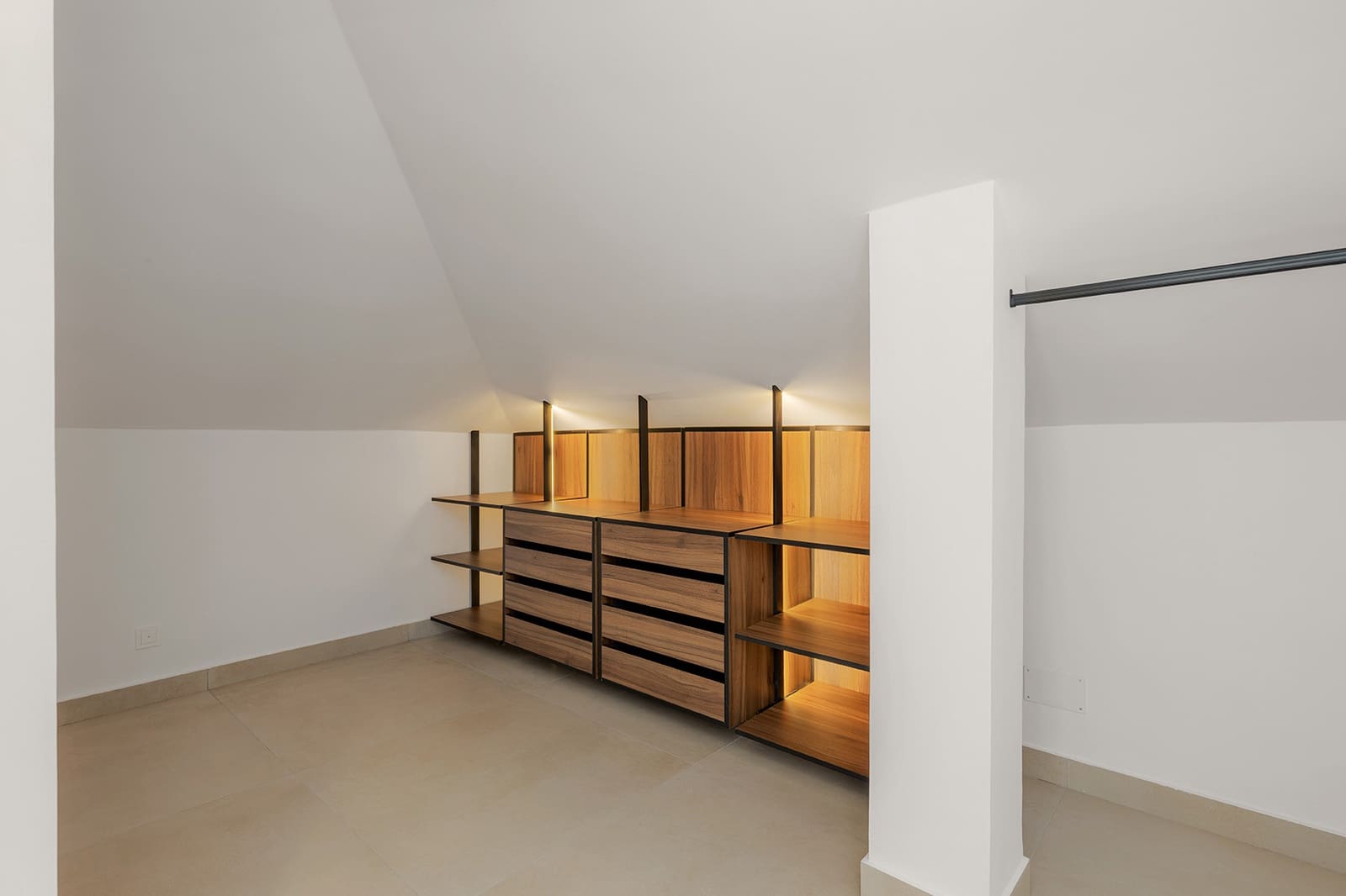 3 bedroom Penthouse for sale in Nueva Andalucia with pool garage - € 1,375,000 (Ref: 9875918)