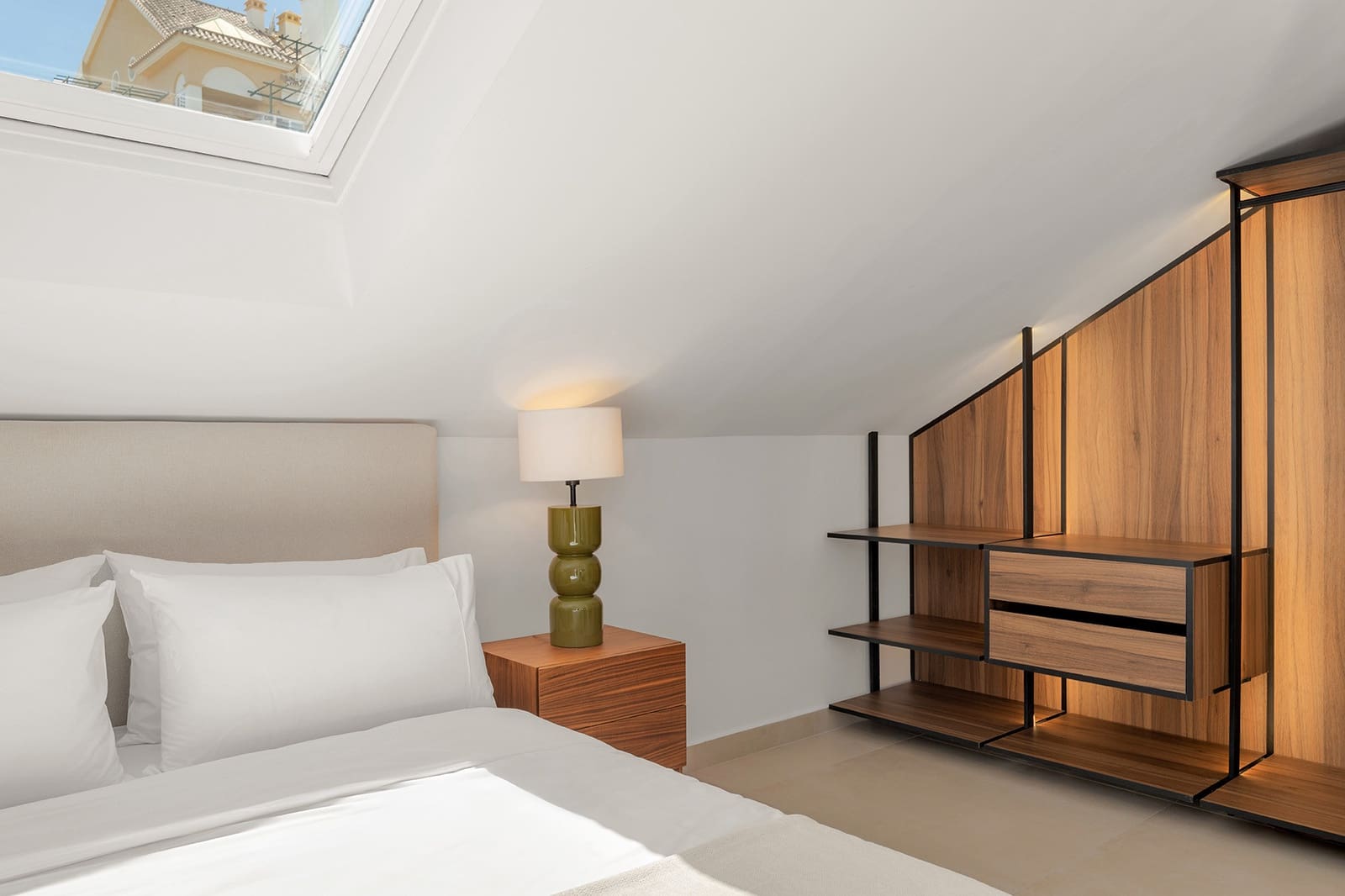 3 bedroom Penthouse for sale in Nueva Andalucia with pool garage - € 1,375,000 (Ref: 9875918)
