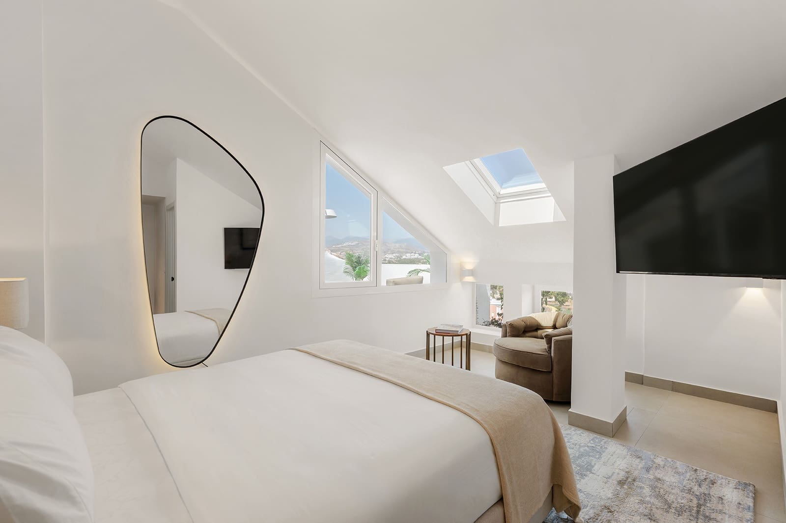 3 bedroom Penthouse for sale in Nueva Andalucia with pool garage - € 1,375,000 (Ref: 9875918)