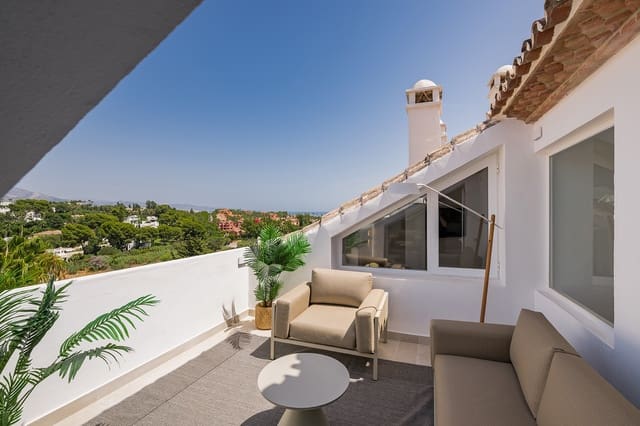 3 bedroom Penthouse for sale in Nueva Andalucia, Marbella with pool garage - € 1,375,000 (Ref: 9875918)