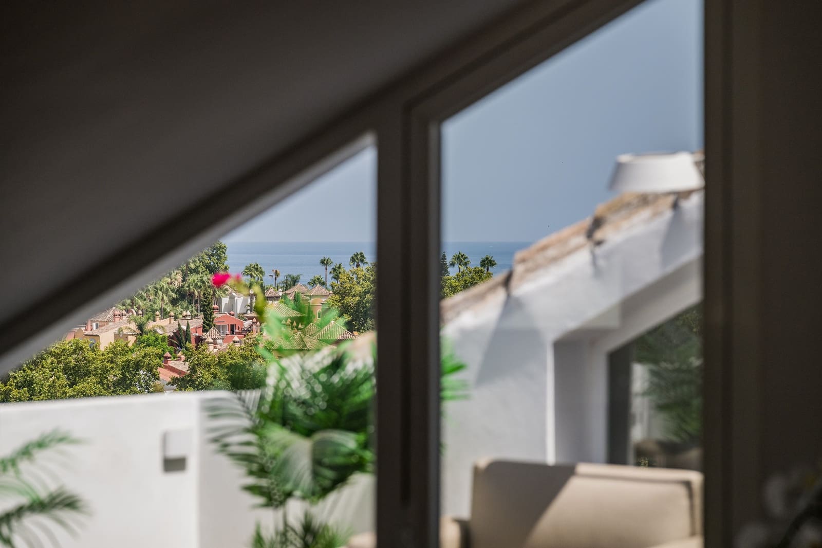 3 bedroom Penthouse for sale in Nueva Andalucia with pool garage - € 1,375,000 (Ref: 9875918)