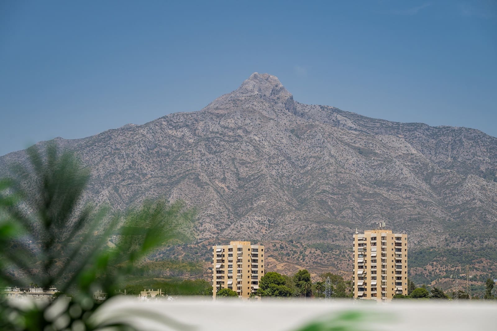 3 bedroom Penthouse for sale in Nueva Andalucia with pool garage - € 1,375,000 (Ref: 9875918)