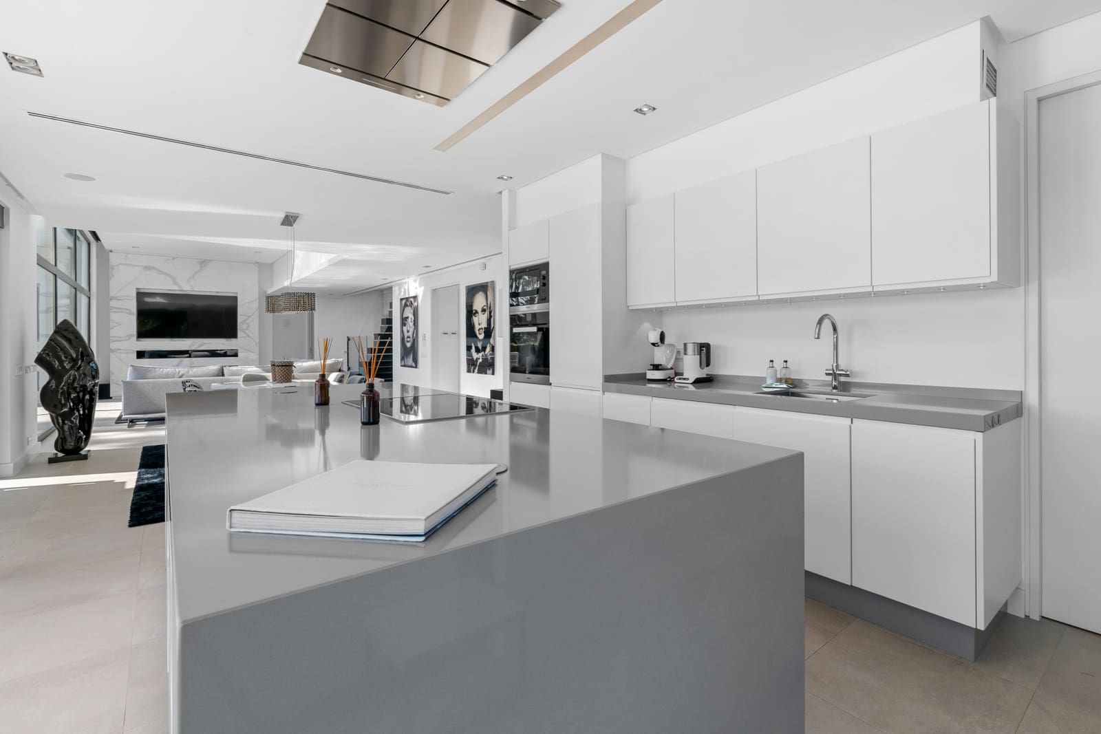 4 slaapkamer Villa te koop in Marbella met zwembad garage - € 4.950.000 (Ref: 9875919)