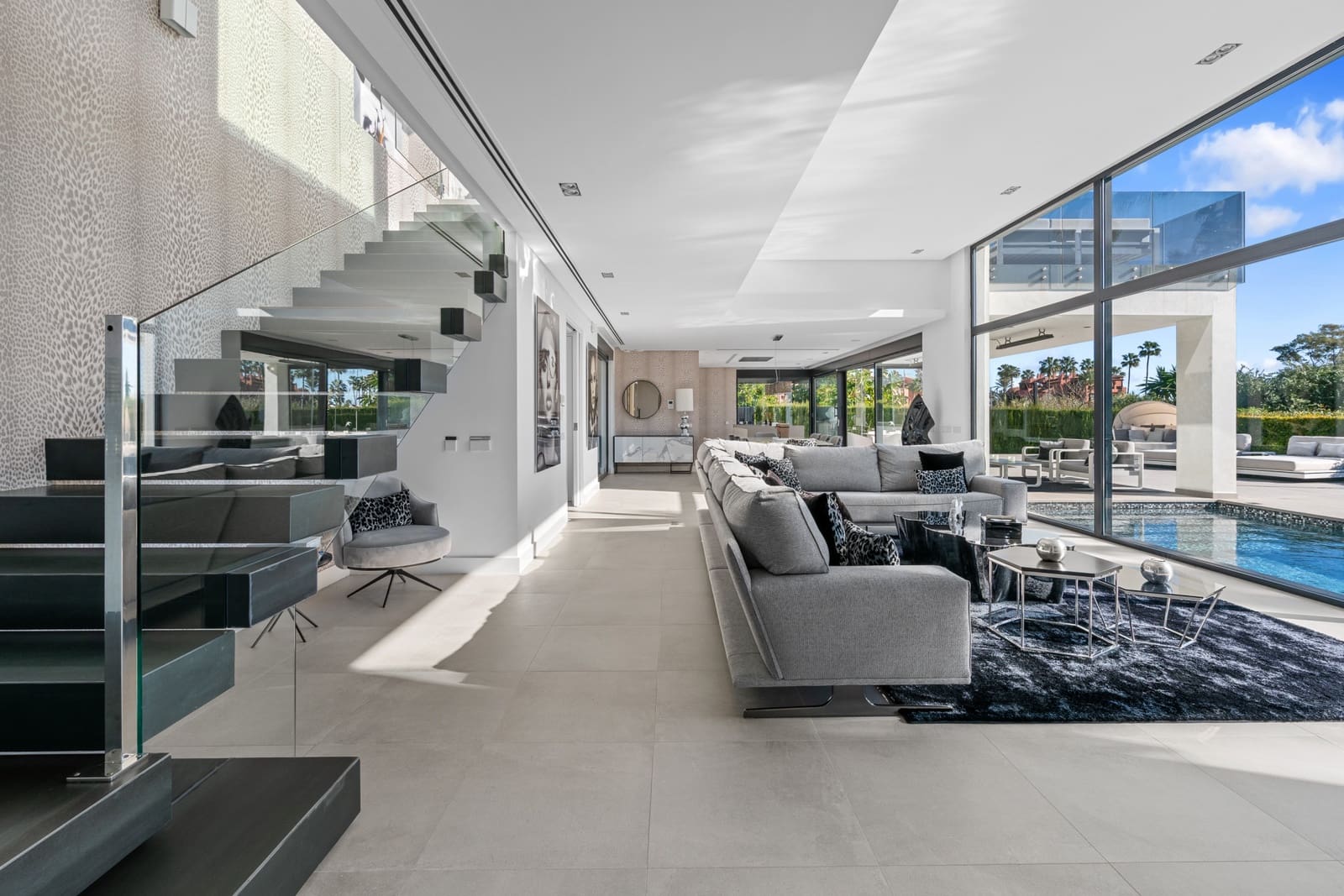 4 slaapkamer Villa te koop in Marbella met zwembad garage - € 4.950.000 (Ref: 9875919)