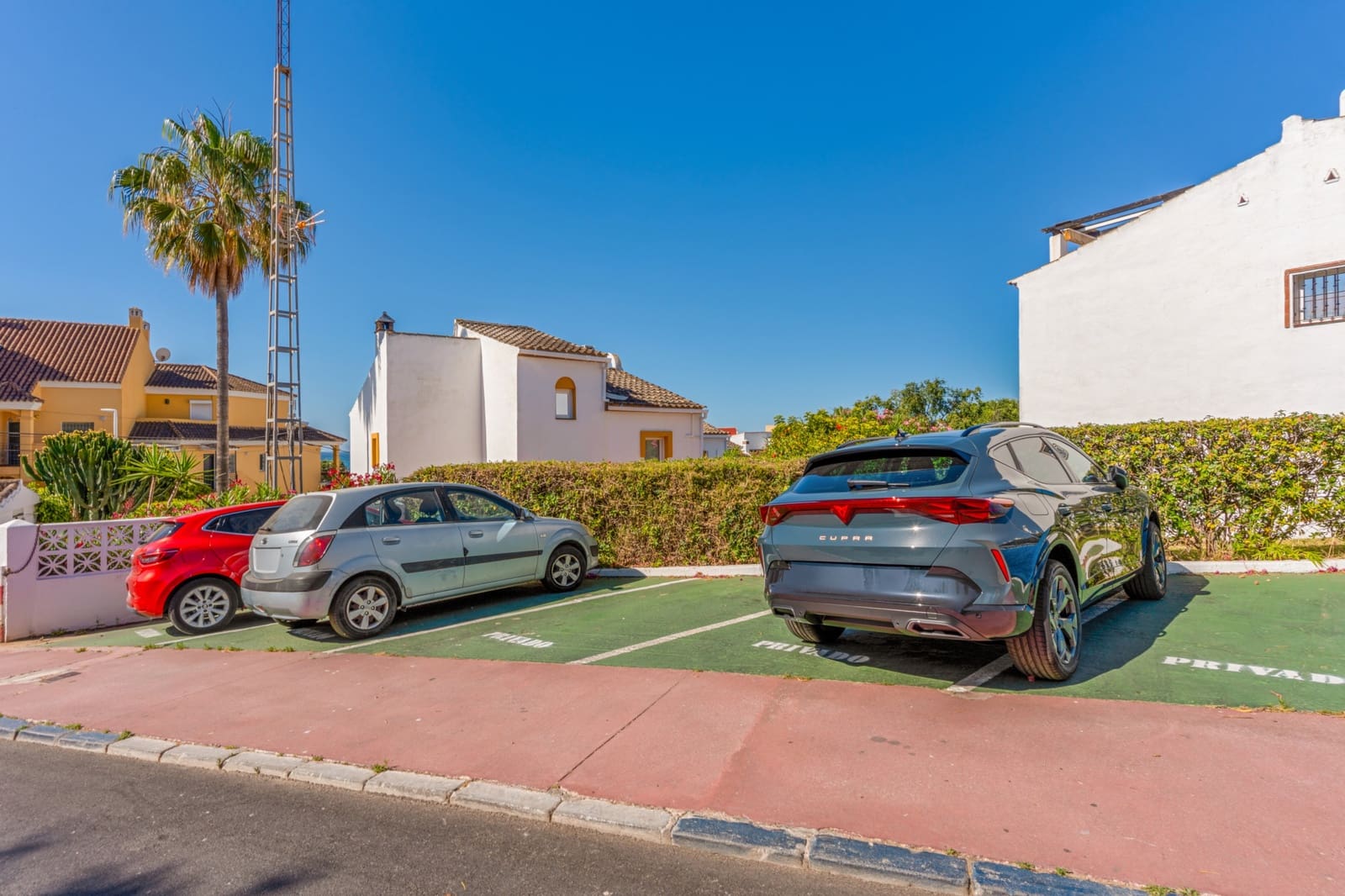 3 chambre Maison de Ville à vendre à Marbella avec piscine garage - 720 000 € (Ref: 9878229)
