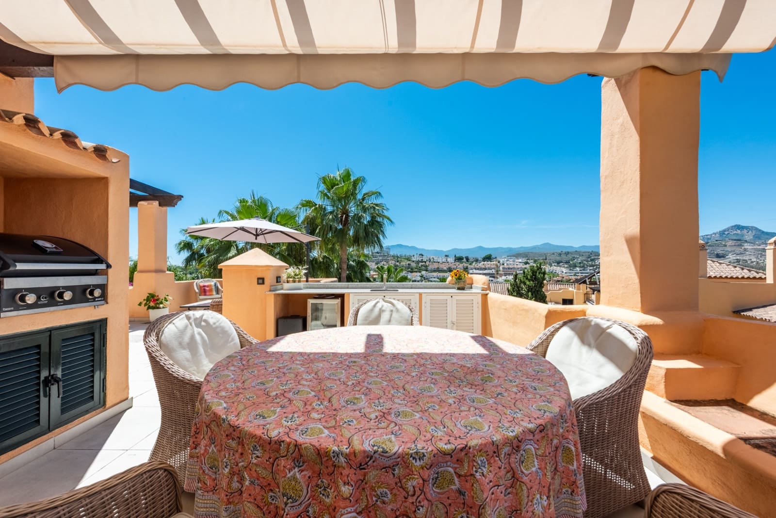 3 Zimmer Penthouse zu verkaufen in El Paraiso mit Pool Garage - 849.000 € (Ref: 9878230)
