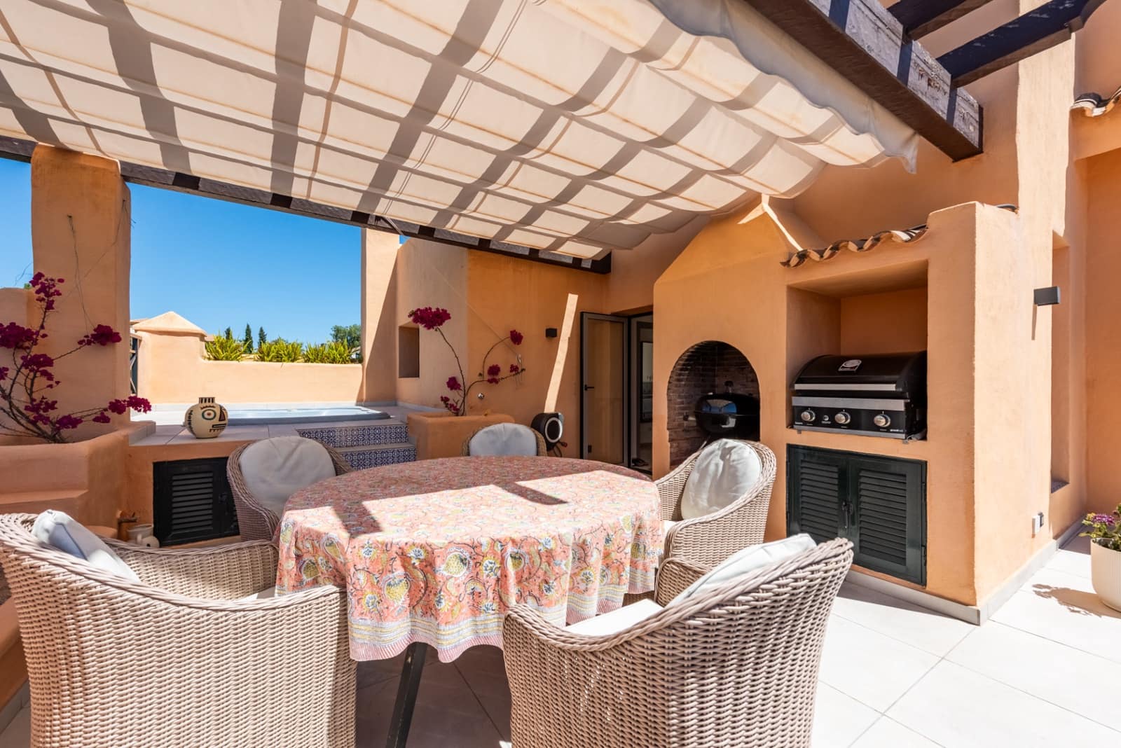 3 Zimmer Penthouse zu verkaufen in El Paraiso mit Pool Garage - 849.000 € (Ref: 9878230)