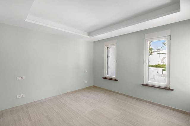 3 soveværelse Penthouse til salg i Marbella med swimmingpool garage - € 1.375.000 (Ref: 9878231)