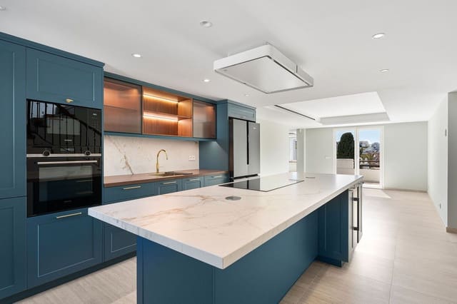 3 soveværelse Penthouse til salg i Marbella med swimmingpool garage - € 1.375.000 (Ref: 9878231)