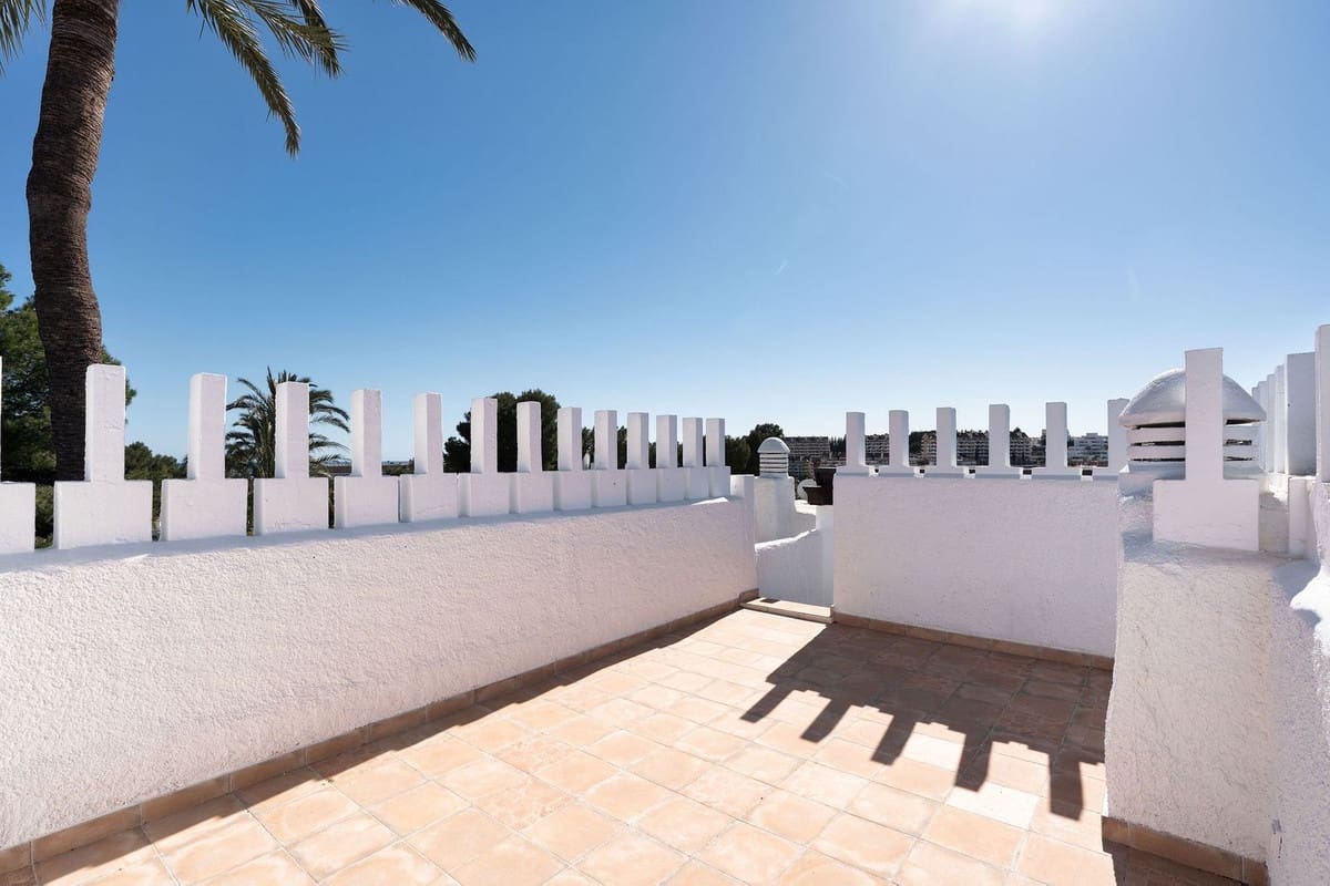 3 chambre Penthouse à vendre à Marbella avec piscine garage - 1 375 000 € (Ref: 9878231)