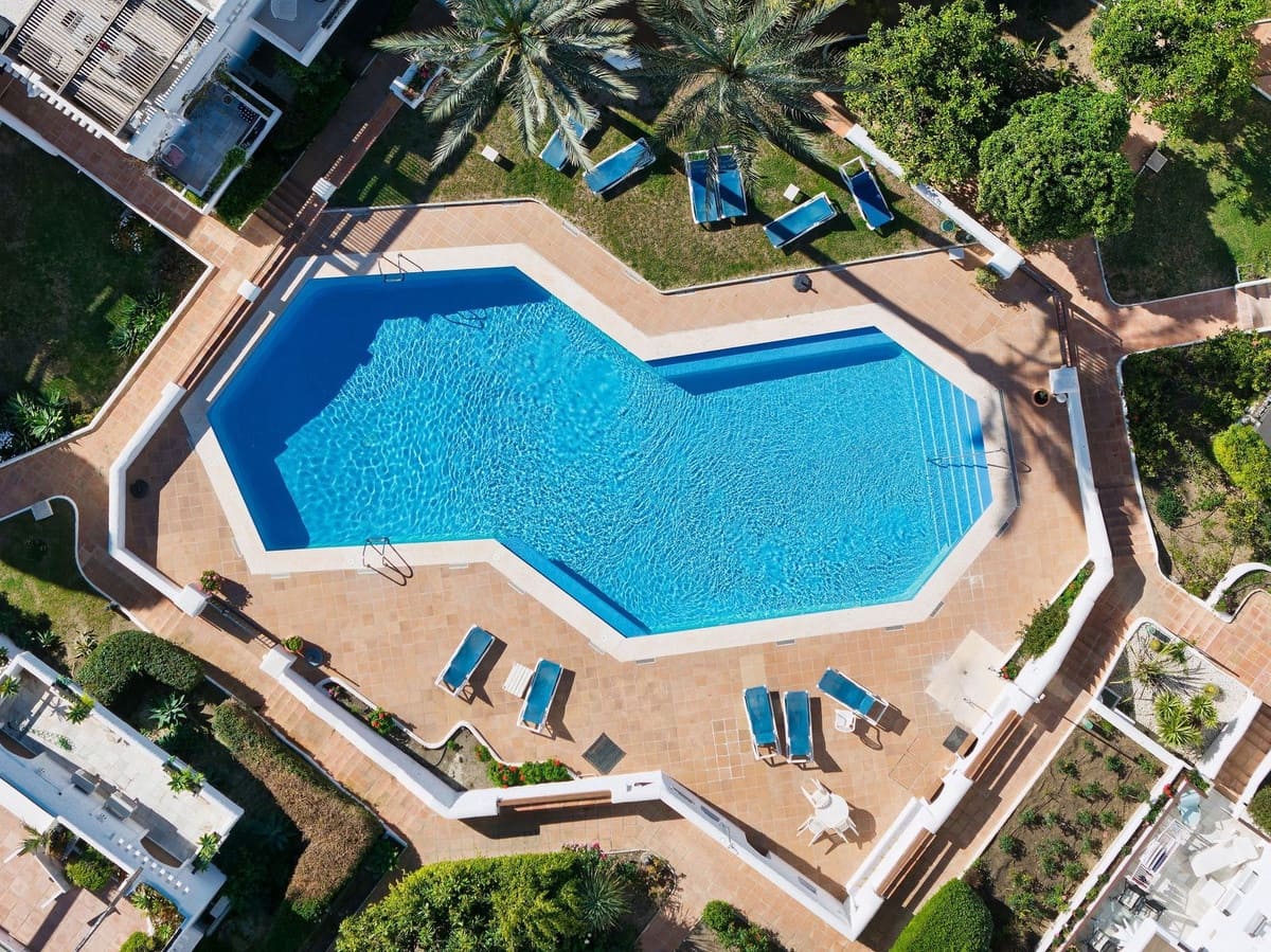 3 chambre Penthouse à vendre à Marbella avec piscine garage - 1 375 000 € (Ref: 9878231)
