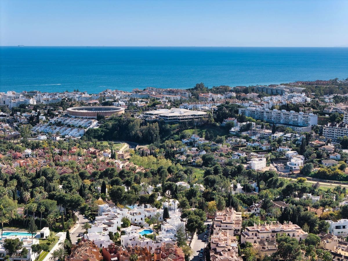 3 chambre Penthouse à vendre à Marbella avec piscine garage - 1 375 000 € (Ref: 9878231)