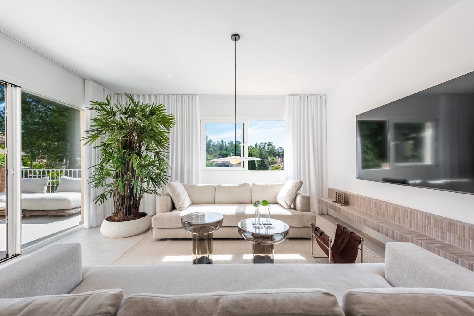 3 bedroom Penthouse for sale in Nueva Andalucia with pool garage - € 1,349,000 (Ref: 9880743)