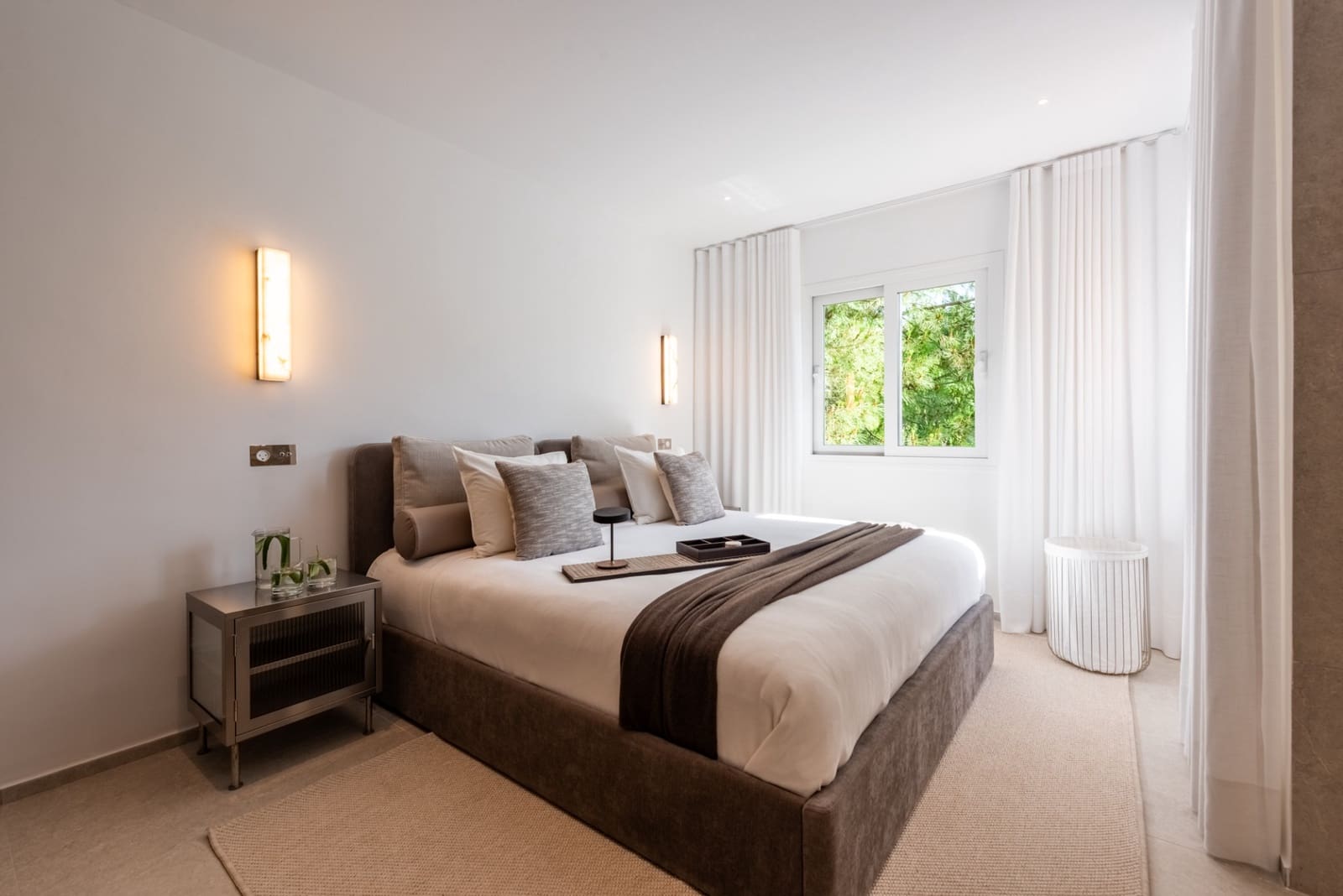 3 bedroom Penthouse for sale in Nueva Andalucia with pool garage - € 1,349,000 (Ref: 9880743)