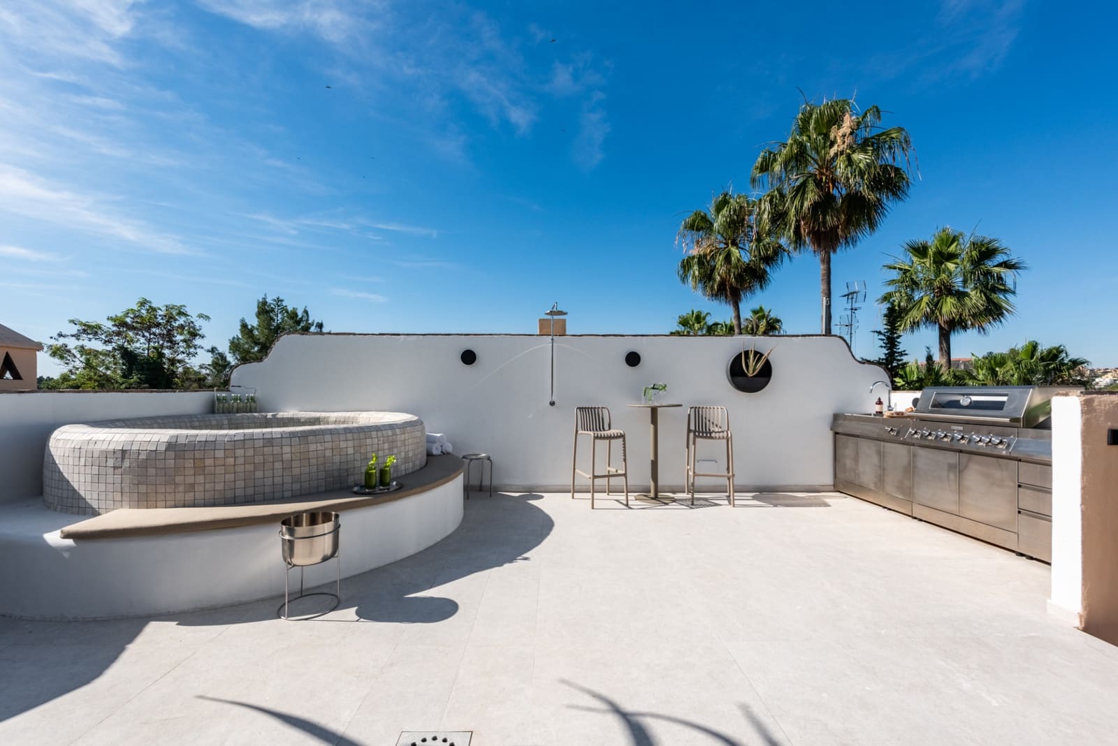 3 bedroom Penthouse for sale in Nueva Andalucia with pool garage - € 1,349,000 (Ref: 9880743)