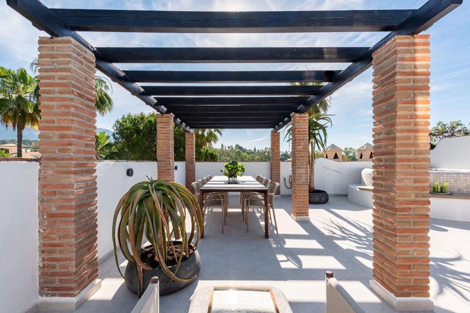 3 bedroom Penthouse for sale in Nueva Andalucia with pool garage - € 1,349,000 (Ref: 9880743)