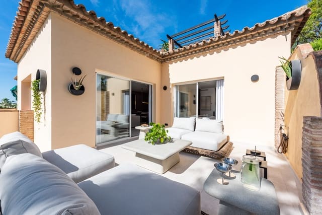 3 makuuhuone Kattohuoneisto myytävänä paikassa Nueva Andalucia, Marbella mukana uima-altaan 
autotalli - 1 349 000 € (Ref: 9880743)