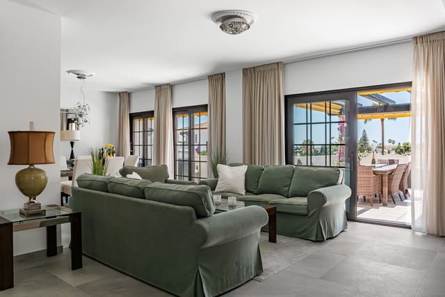 3 Zimmer Apartment zu verkaufen in Nueva Andalucía Centro, Marbella mit Pool Garage - 1.250.000 € (Ref: 9880745)