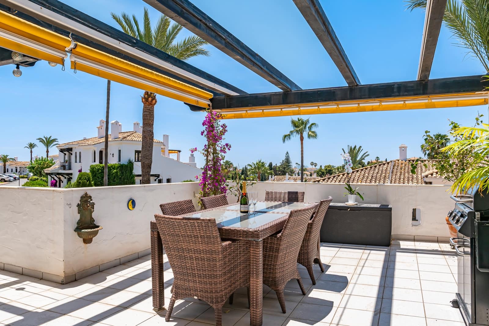 3 Zimmer Apartment zu verkaufen in Marbella mit Pool Garage - 1.250.000 € (Ref: 9880745)