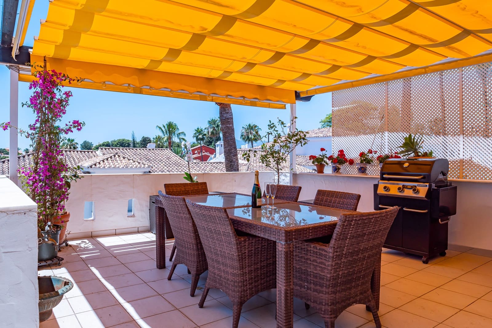 3 Zimmer Apartment zu verkaufen in Marbella mit Pool Garage - 1.250.000 € (Ref: 9880745)